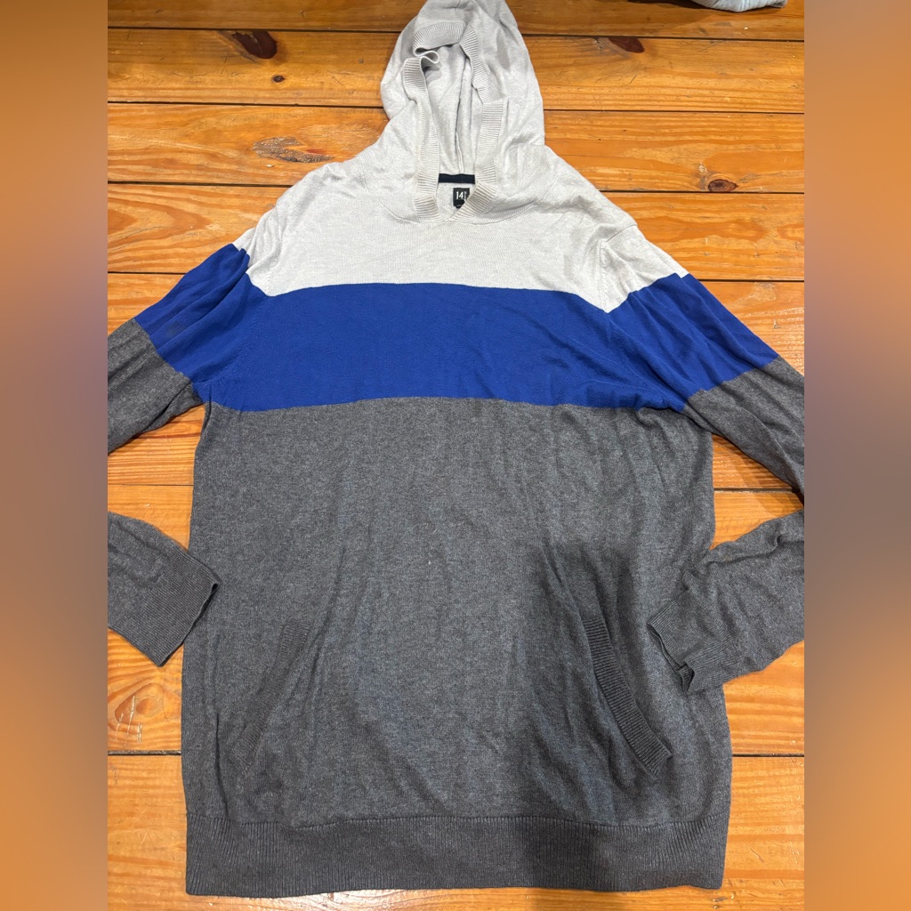 911Colorblock Sweater